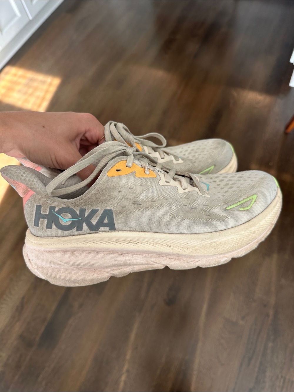 Women’s Hoka Clifton 9 sneakers